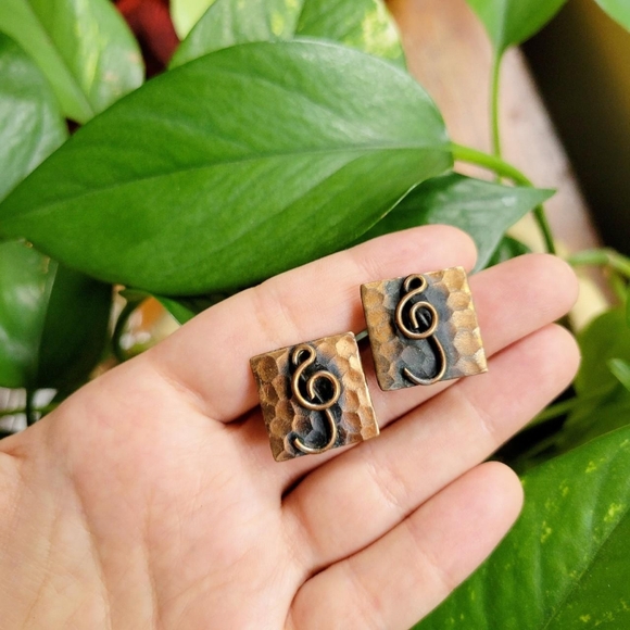 Vintage Copper Treble Clef Musical Clip-On Earrings - Picture 5 of 7